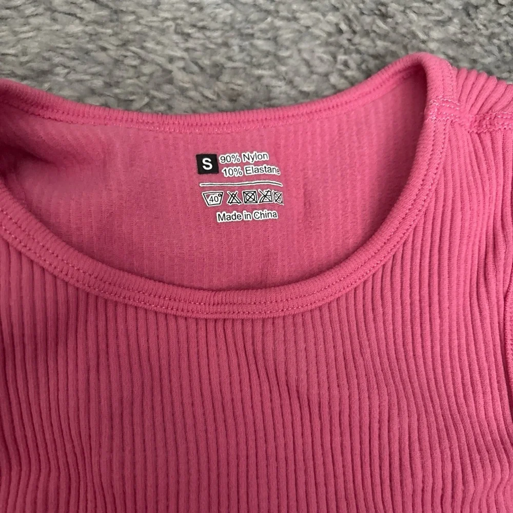 Pink Ribbed Tank Top - Picture 3 of 3